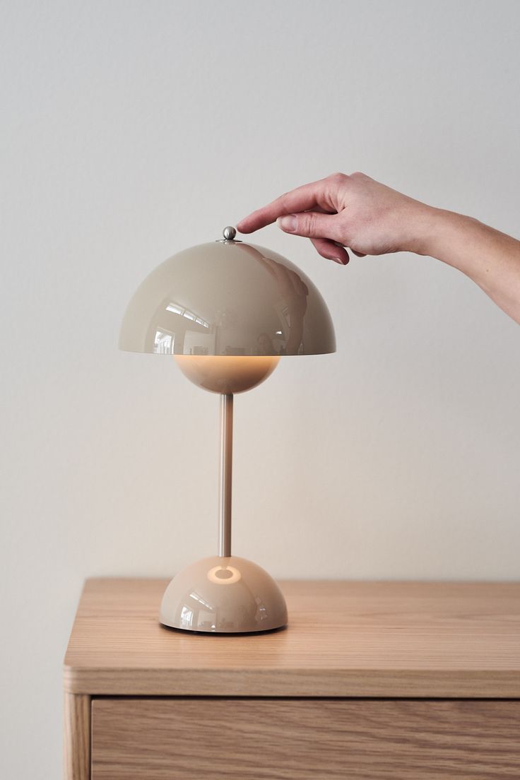 Luna Touch – Signature Table Lamp